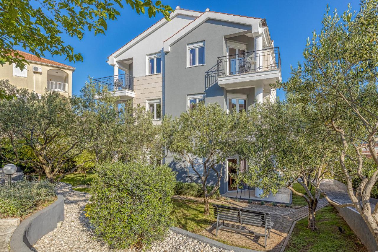 Apartman Island Mihaela - Happy