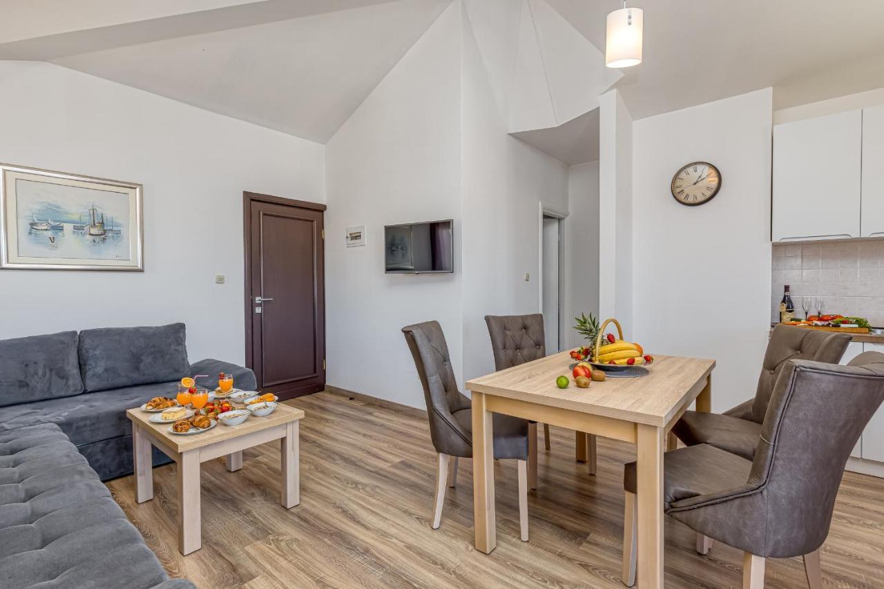 Apartman Island Mihaela - Happy