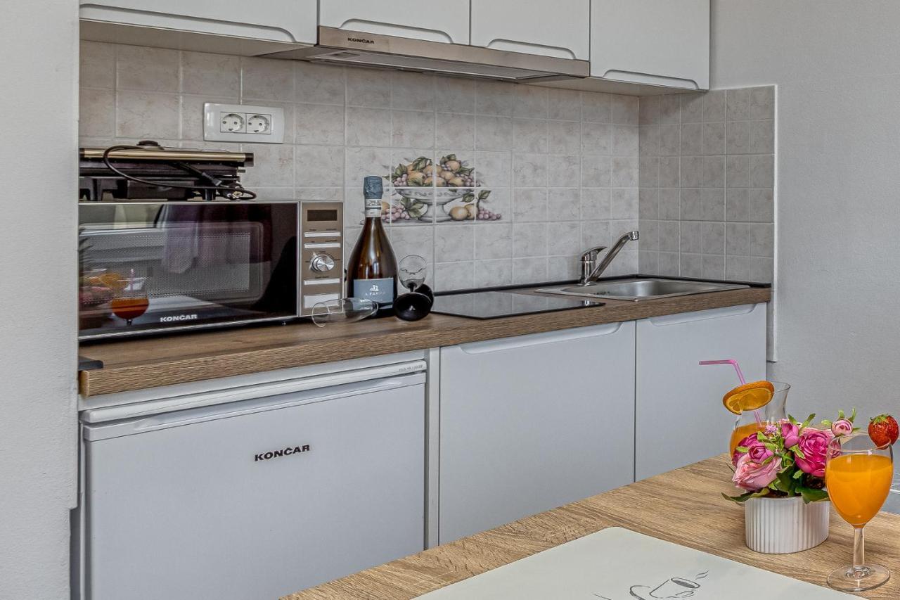 Apartman Island Mihaela - Happy